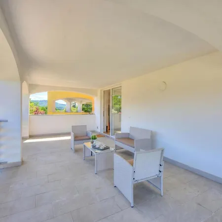 Sunflower Terrace: Duplex For 4, Walk To + Parking - Happy